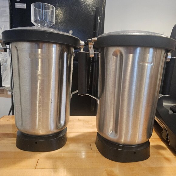 Commercial 1 Gallon Hamilton Beach Blender Two Containers Sharpened Blade Assem. - Picture 9 of 9